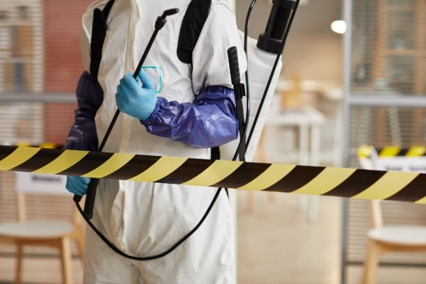 Professional Biohazard technician working in Glendale, CA